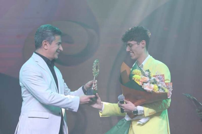 17-zvezd-na-odnoj-scene-tarona-music-award-2023-v-fotografijah-66e8c36.jpg