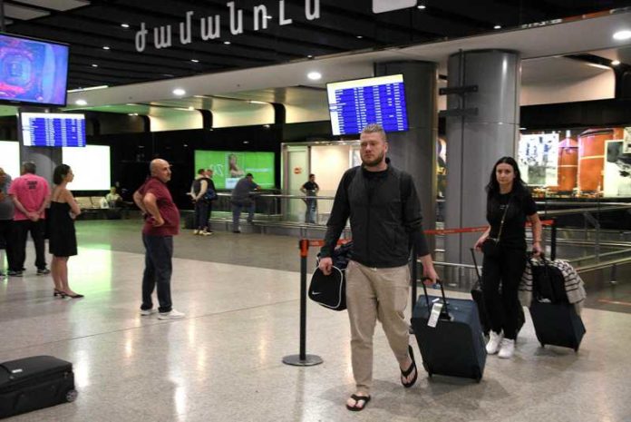 armenija-soobshhila-o-prekrashhenii-raboty-pogranichnikov-fsb-v-aeroportu-erevana-0f2b47c.jpg