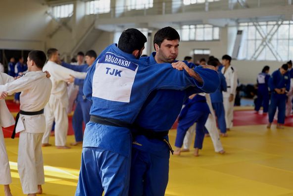 temur-rahimov-v-top-5-v-mire-kto-iz-tadzhikistancev-poedet-na-olimpiadu-b091636.jpg