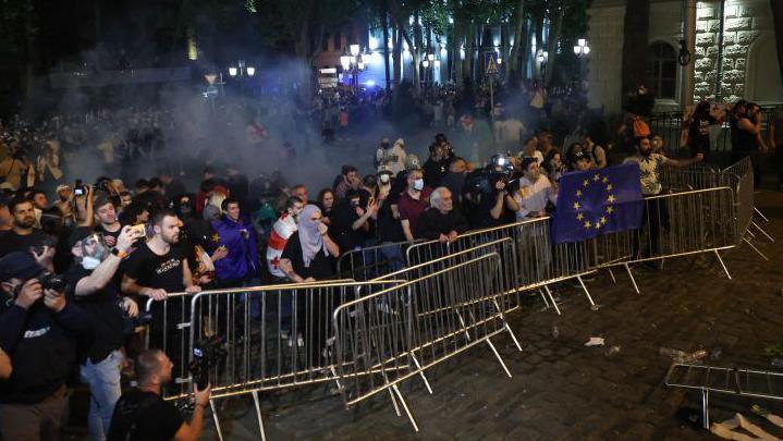 Парламент Грузии принял «закон об иноагентах» во втором чтении