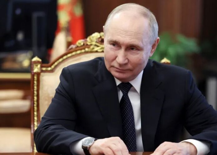 putin-segodnja-v-pjatyj-raz-vstupit-v-dolzhnost-prezidenta-rossii-7f6fdf1.jpg