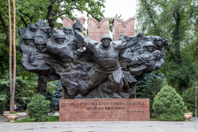 v-almaty-veterany-afganistana-i-obshhestvenniki-naveli-porjadok-na-mogilah-uchastnikov-vov-3fcaafc.png