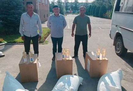 В пострадавшие от стихии районы продолжает поступать гуманитарная помощь