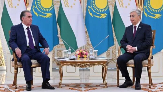 prezidenty-tadzhikistana-i-kazahstana-proveli-vstrechu-v-astane-23ff913.jpg