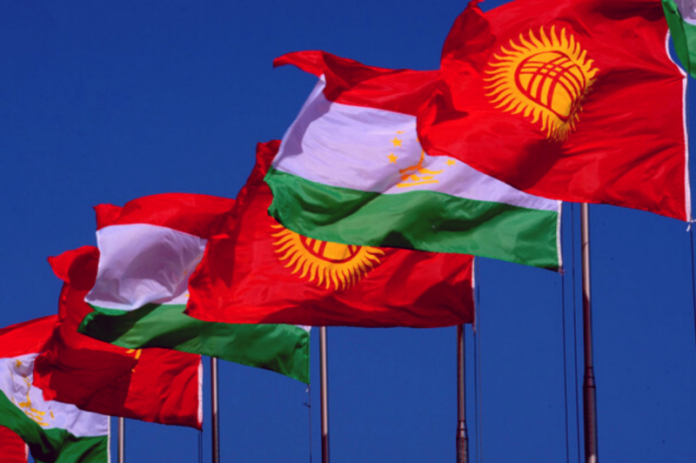 v-batkene-delegacii-tadzhikistana-i-kyrgyzstana-obsudili-prohozhdenie-linii-obshhej-gosgranicy-4300885.png