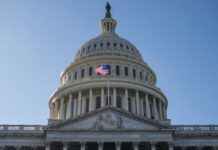 Сенаторы США договорились прекратить самый продолжительный шатдаун в истории, длившийся 40 дней