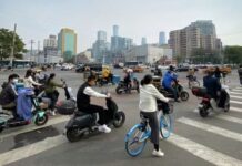 Китай столкнулся с рекордным падением рождаемости в 2025 году