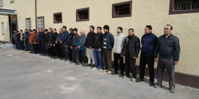 v-dushanbe-25-prodavcov-arestovany-na-5-sutok-za-zavyshenie-cen-na-mjaso-5980462.jpg
