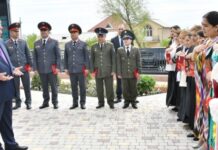 В Худжанде учителям и медикам вручили квартиры