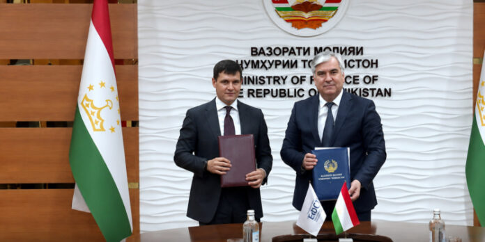 tadzhikistan-poluchit-200-mln-ot-efsr-dlja-podderzhki-bjudzheta-6add336.jpg