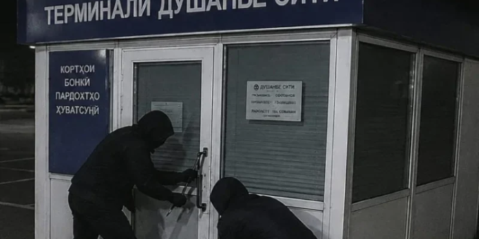 v-tadzhikistane-rassledujutsja-neskolko-krazh-ot-bankovskogo-terminala-do-magazina-b55bb7c.webp