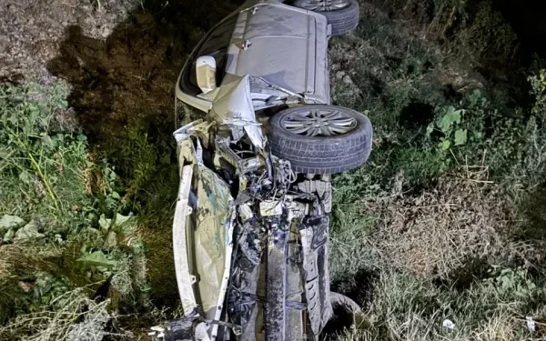 v-tadzhikistane-voditel-toyota-avalon-stolknulsja-s-motociklom-odin-chelovek-pogib-a337cf7.webp